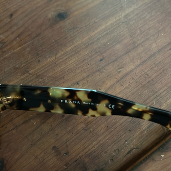 PRADA Tortoise Shell Glasses with Poeme Floral Embellishment on Temples - Picture 7 of 8